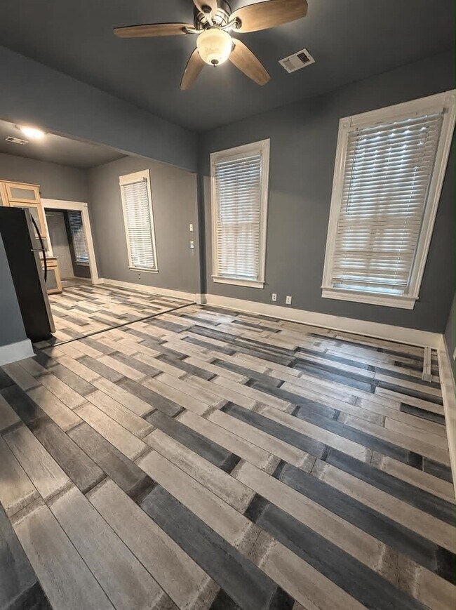Building Photo - 2623 Avenue Q
