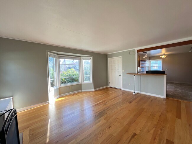 Building Photo - 4643 NE 38th Ave