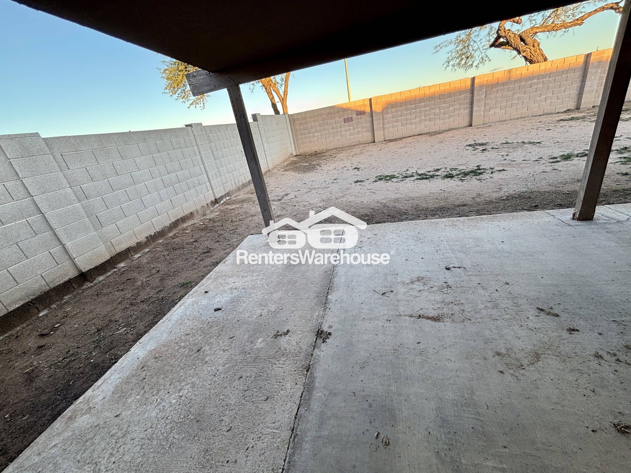 Building Photo - 2607 S 71st Dr