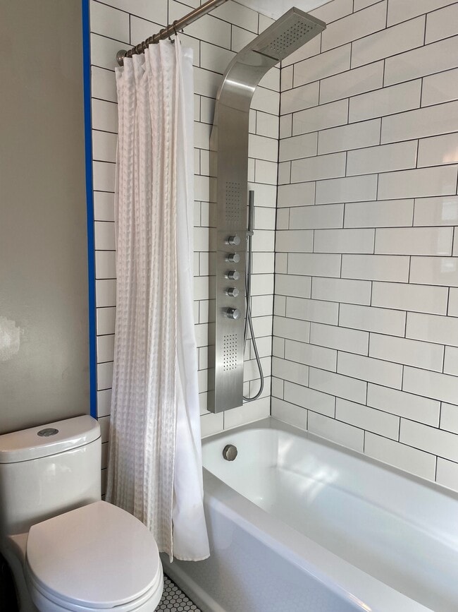 Master Bath - 1209 9th St