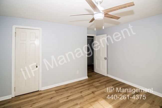 Building Photo - 3821 Kirkwood-