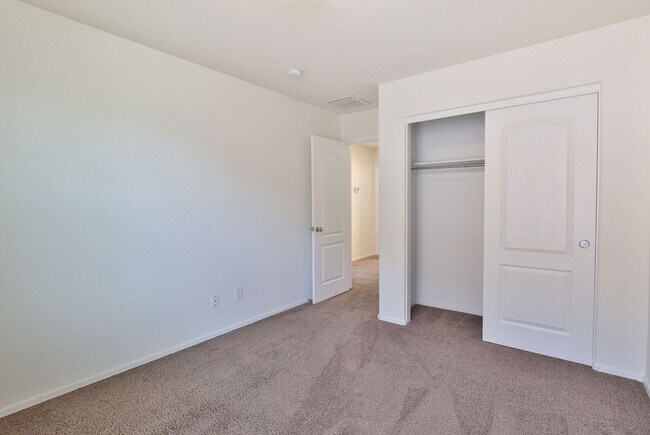 Building Photo - Heart of Queen Creek 5 bed/3 bath Home w/ ...