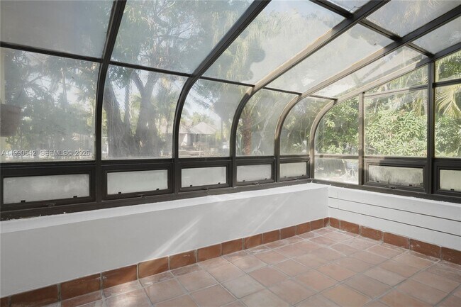 Building Photo - 1845 Daytonia Rd