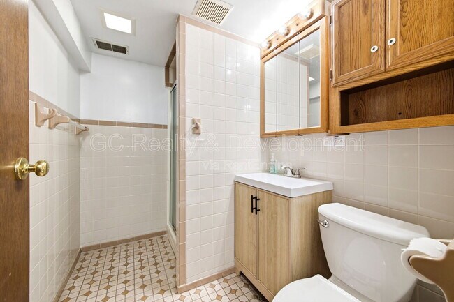Building Photo - 5144 S Melvina Ave