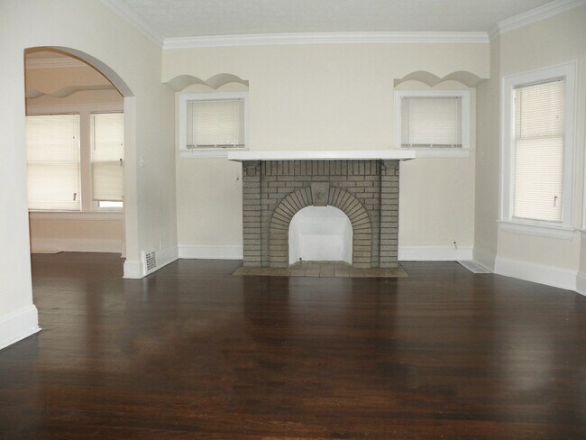 Building Photo - 3585 Chelton Rd