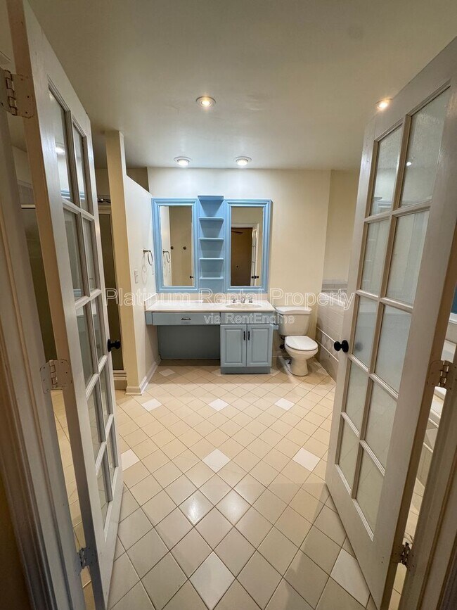 Building Photo - 1886 Benson Ave SE