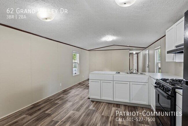 Building Photo - 62 Grand Valley Dr