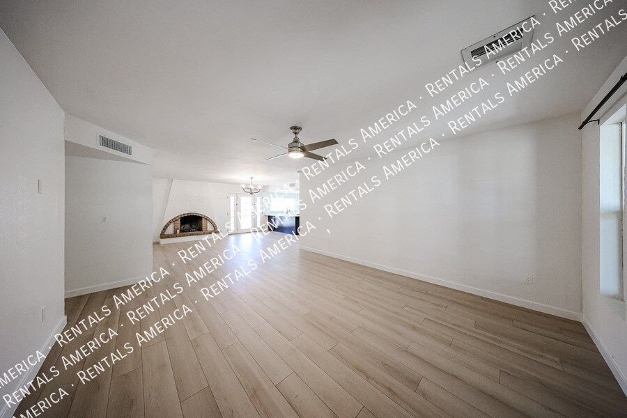 Building Photo - 2931 W Villa Maria Dr