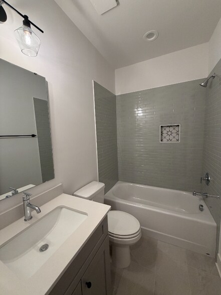 Building Photo - 5045 Lundy Dr