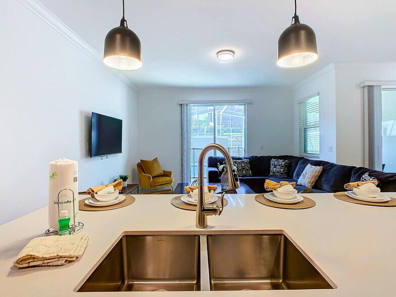 Building Photo - 996 Leader St