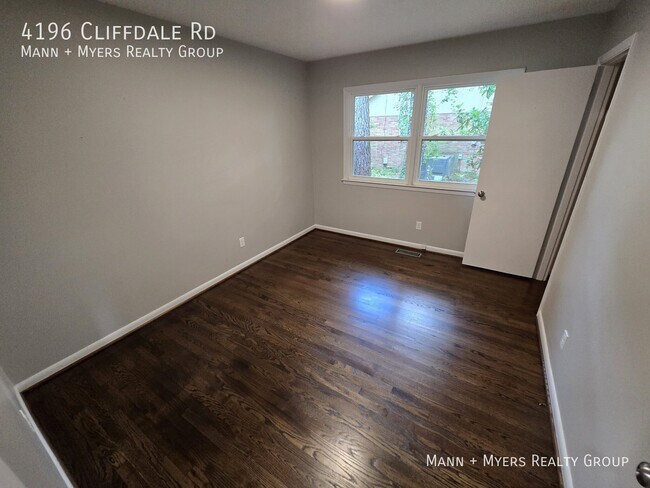 Building Photo - 4196 Cliffdale Rd