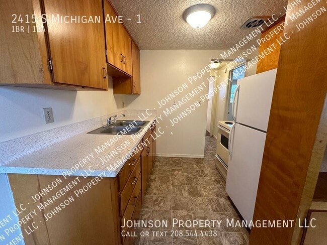 Building Photo - 2415 S Michigan Ave