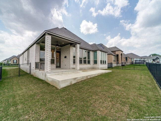 Building Photo - 122 Wildrose Hill Dr