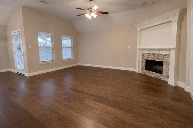 Building Photo - 3884 Banner Dr