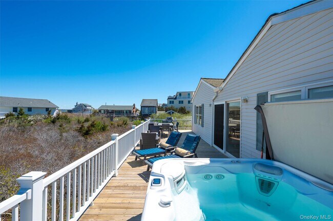Building Photo - 898 Dune Rd