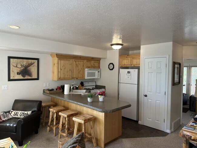 Building Photo - 3562 N Fox Run Dr