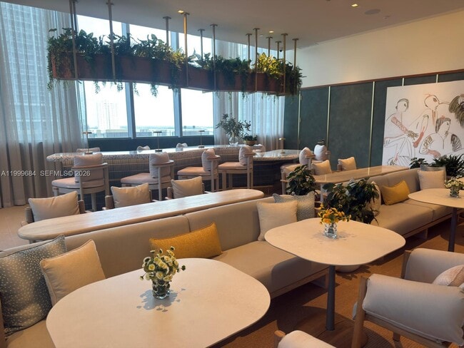 Building Photo - 77 SE 5th St