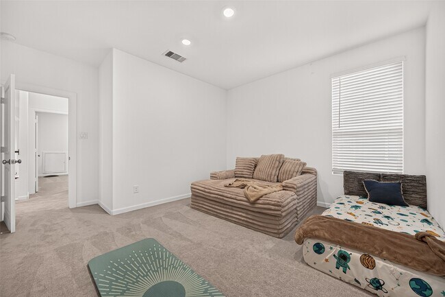 Building Photo - 18015 Blossom Spgs Ct.