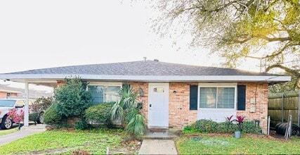 Building Photo - 6317 Bellaire Dr