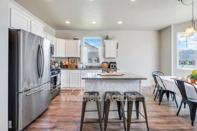 Building Photo - 1460 Lowe Peak Dr