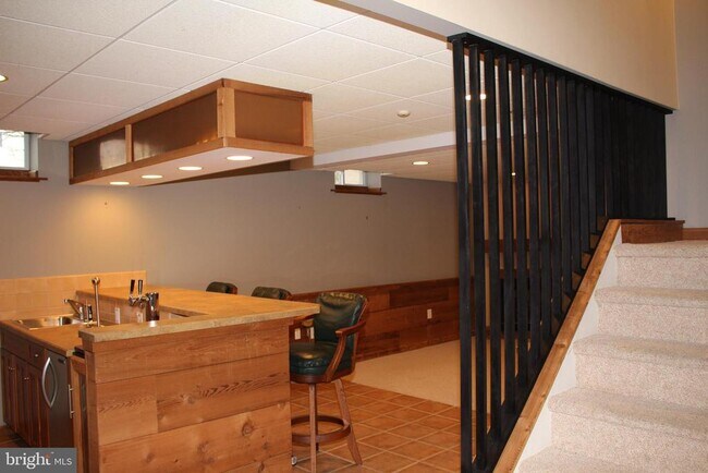 Building Photo - 176 S Patricia Dr