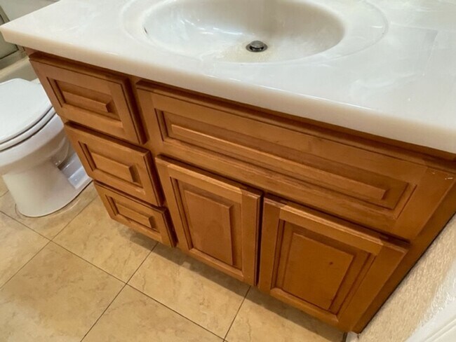 Building Photo - 1825 Stokes St