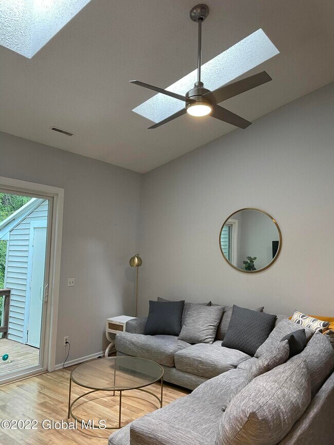 Building Photo - 5106 Forest Point Dr S