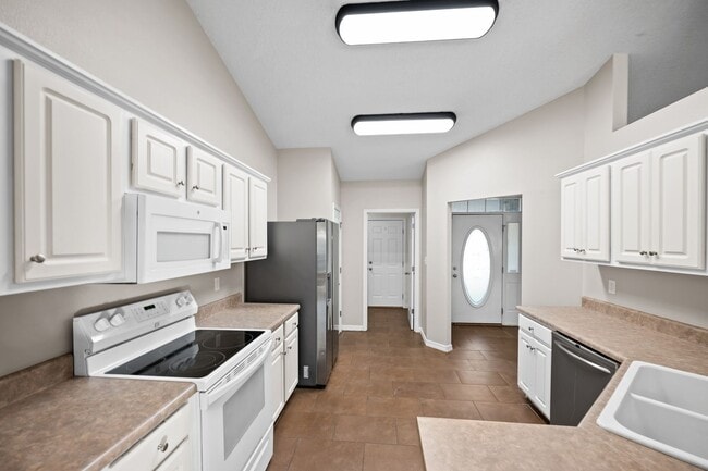 Building Photo - Family Home in Ashford Park!!!