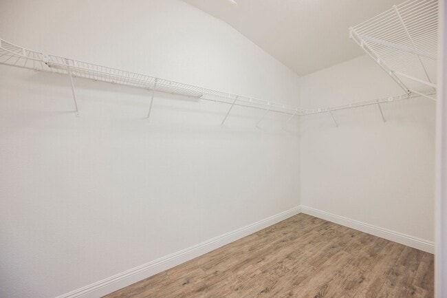 Building Photo - Gorgeous 1 Story Home in Gated Community