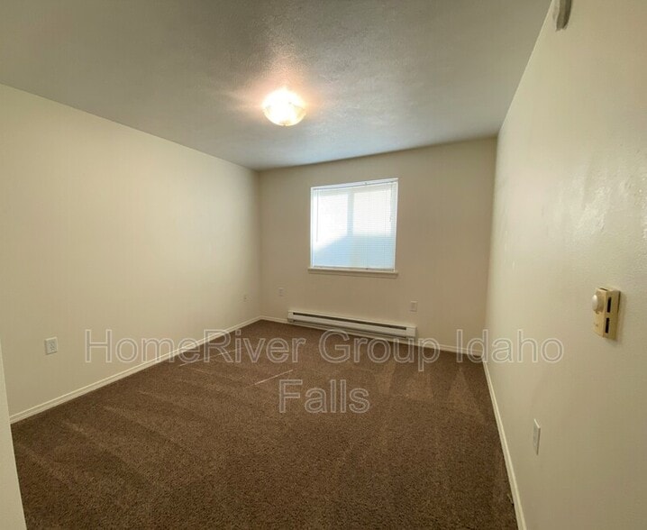 Building Photo - 3184 Chasewood Dr