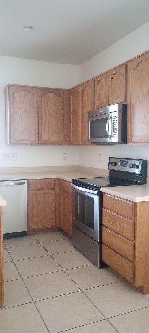 Building Photo - Cute Home Located In The Stoneridge Golf Community