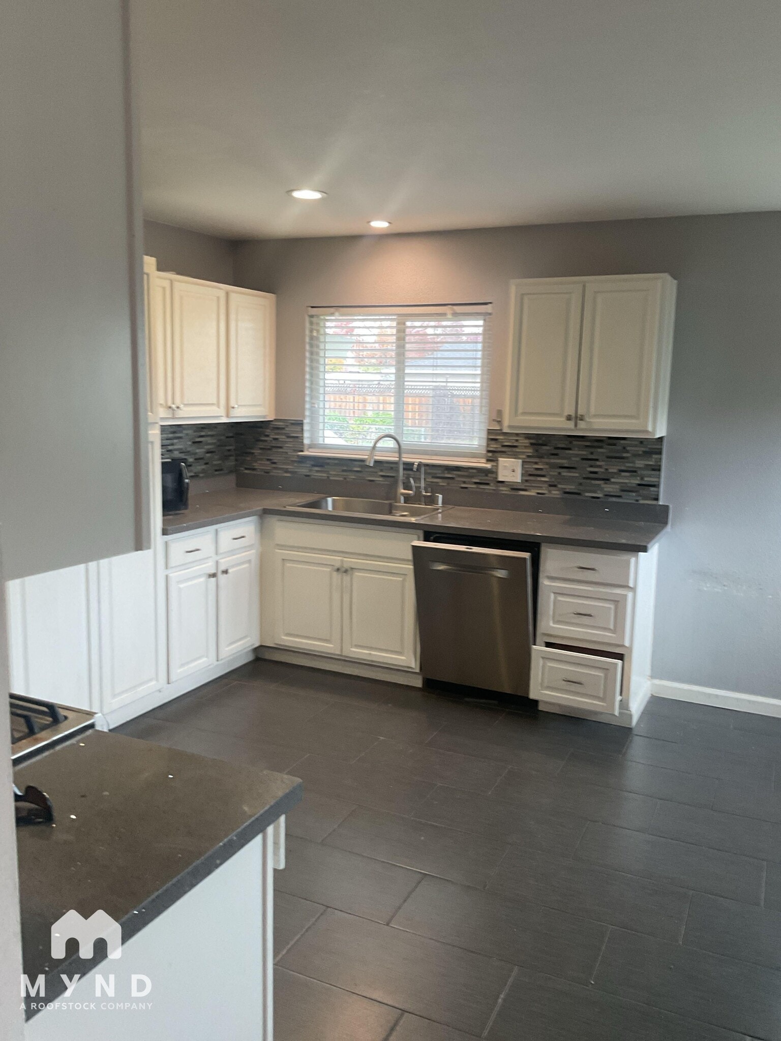 Building Photo - 1458 Ridgewood Dr