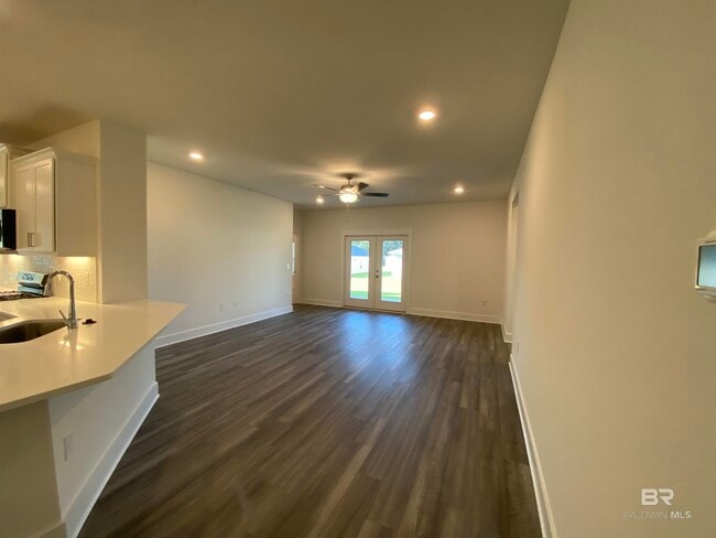 Building Photo - 510 Hardwood Ave
