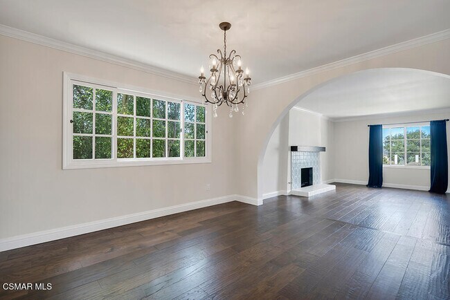 Building Photo - 2076 Hillsbury Rd