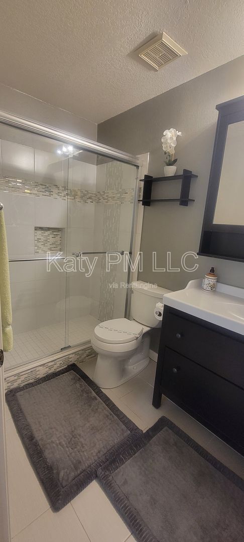 Building Photo - 9708 E Vía Linda