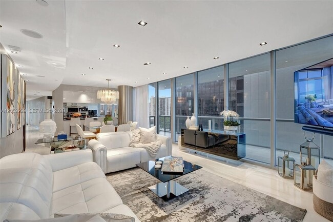 Building Photo - 17121 Collins Ave