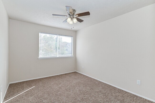 Building Photo - 3 BEDROOM HOUSE FOR LEASE