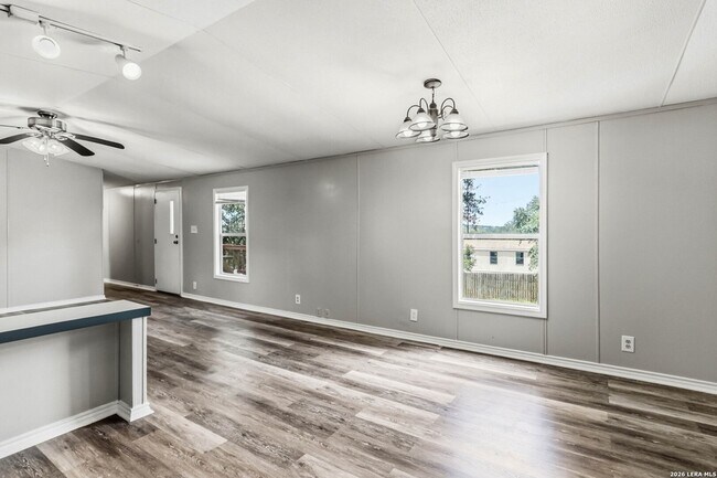 Building Photo - 636 Balsa