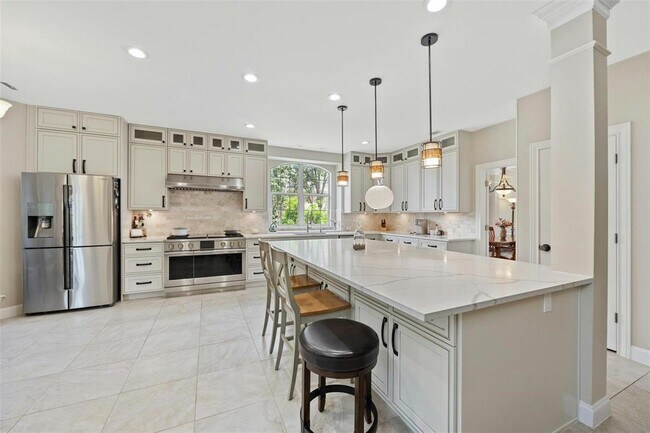 Building Photo - 10700 Hastings Ln