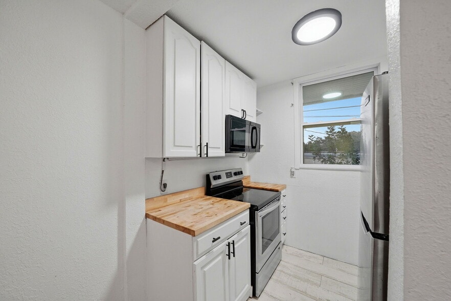 Building Photo - 1226 Easter Ave