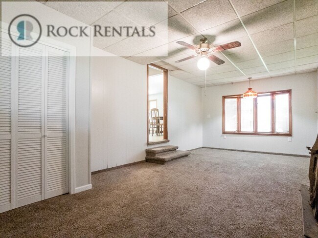 Building Photo - 4 Bed 2 Bath in Arlington