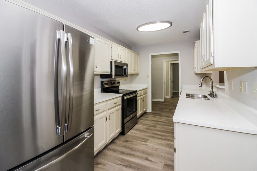 Building Photo - 5694 Pecan Trce