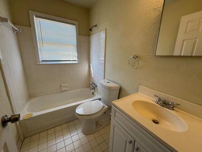 Building Photo - 5963 Peco Ln