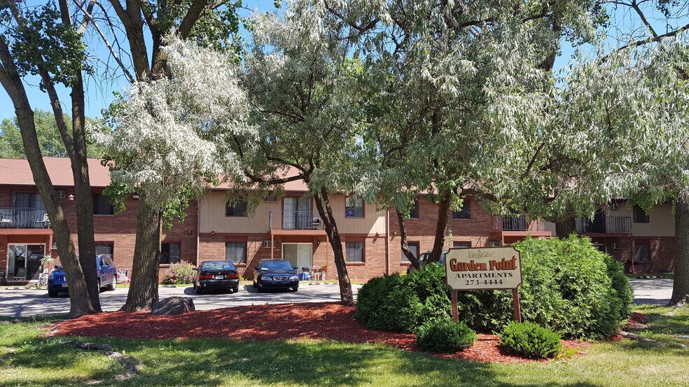 Building Photo - Garden Point Apartments