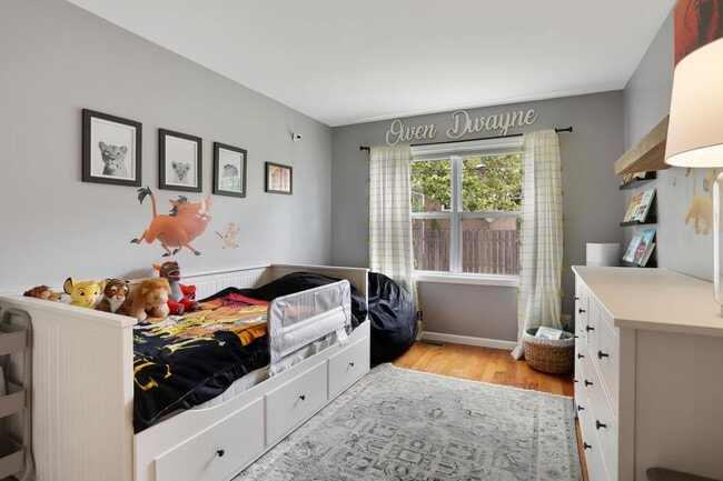 Building Photo - New Rental! 3 Bed, 2 Bath, 2 Car Garage, F...