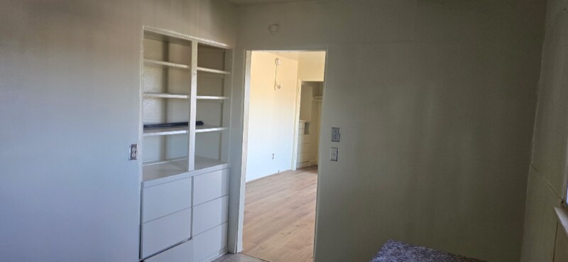 Building Photo - 1450 1/2 Fairbanks Pl