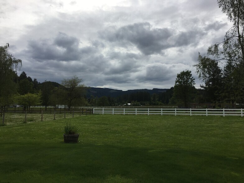 Building Photo - 91351 Donna Rd