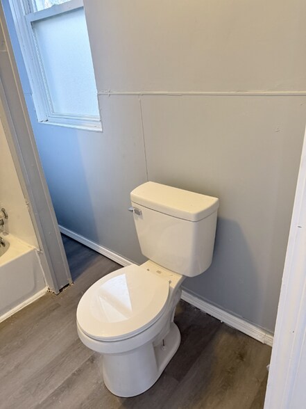 Building Photo - 179 6th Ave