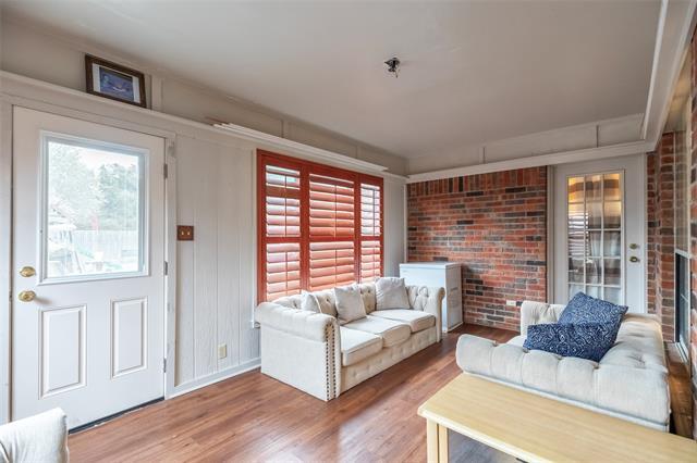 Building Photo - 857 Chaucer Dr
