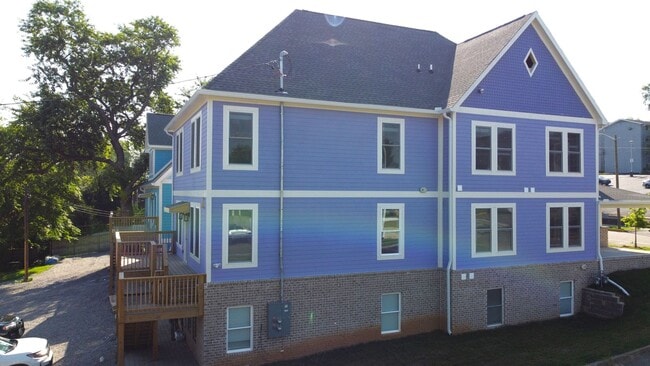 Building Photo - 1537 Forest Ave